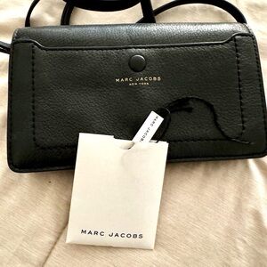 Marc Jacobs Empire City Crossbody Card Wallet with Gold Logo.